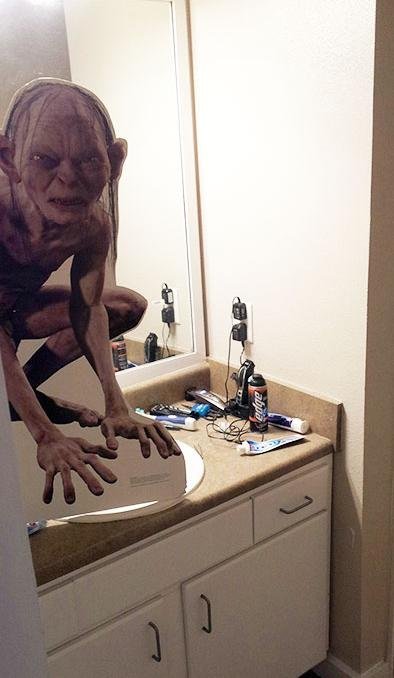 Apparemment, avoir Gollum dans sa salle de bain pourrait favoriser le réveil
