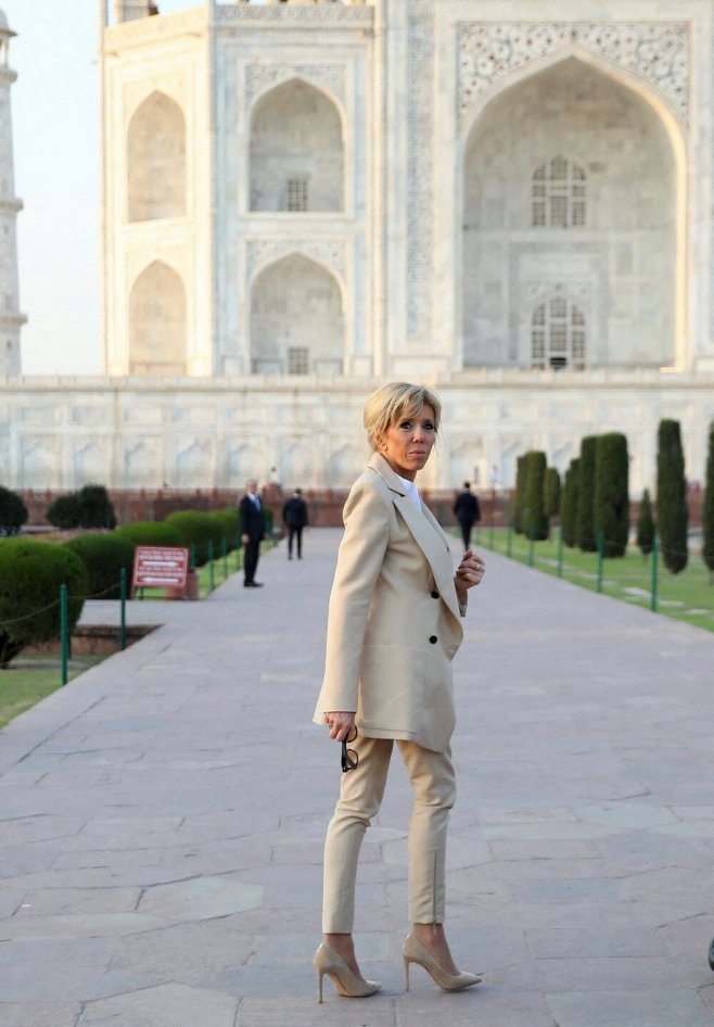 Brigitte Macron payée pour porter ses vêtements ?