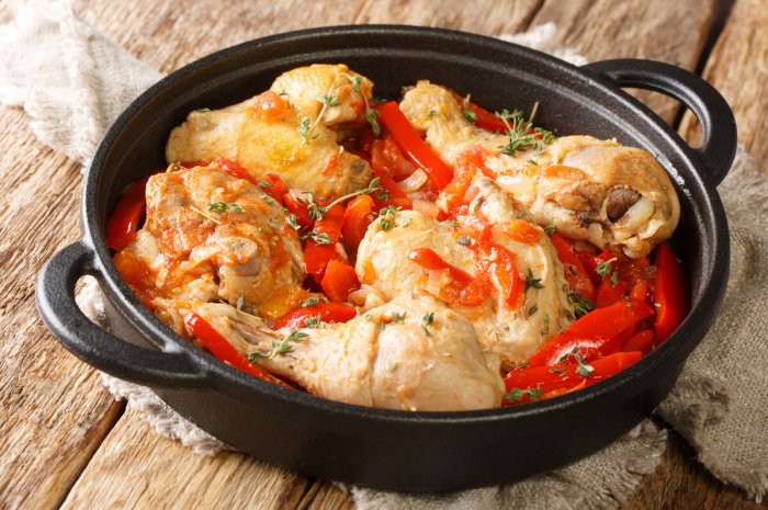 Le poulet basquaise, un peu de cuisine basque dans votre assiette
