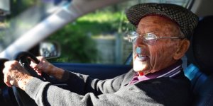 Les seniors conduisent-ils vraiment moins bien que les jeunes ?