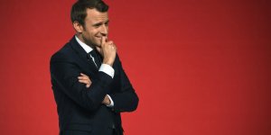 Emmanuel Macron fait des blagues téléphoniques à ses ministres !