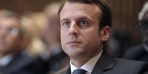 Emmanuel Macron critiqué pour ne pas avoir souhaité un "joyeux Noël" aux Français