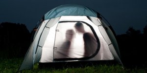Campings libertins ou naturistes : des couples nous racontent leur expérience