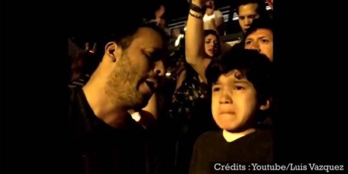 Un petit garçon atteint d'autisme ému aux larmes à un concert de Coldplay (vidéo)