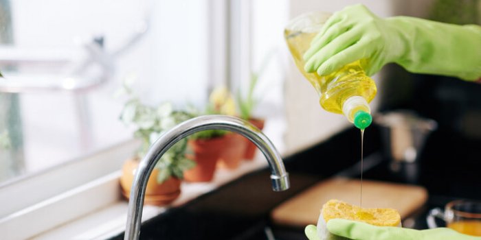 Liquides vaisselle : les pires et les meilleurs du march&eacute; selon 60 millions de consommateurs