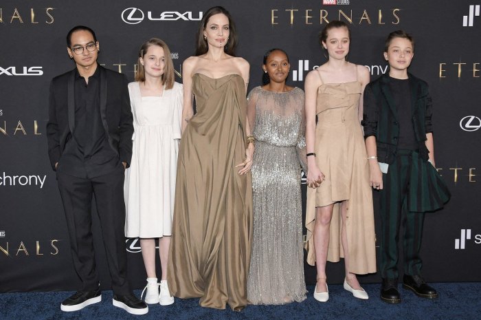 Angelina Jolie et cinq de ses enfants