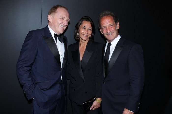 Le couple et l'homme d'affaires lors du dîner Kering à Cannes en 2022