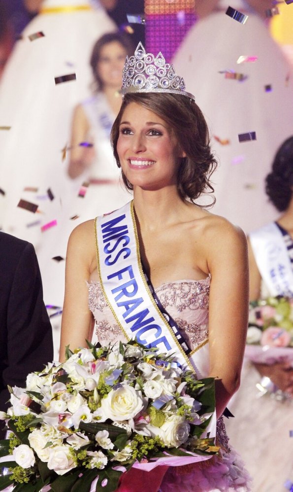 Laury Thilleman élue Miss France 2011 à Caen