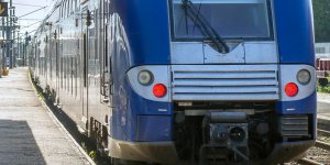 Ile-de-France : indemne après s'être jetée sous un train...