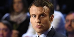 Emmanuel Macron donne son numéro de téléphone en public