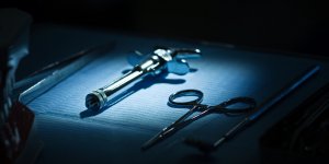 Marseille : deux dentistes « fous » jugés pour avoir mutilé des centaines de patients