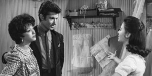 George Chakiris fête ses 89 ans : à quoi ressemble aujourd'hui l'acteur culte de West Side Story ?