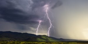  Météo : 35 départements concernés par les orages en vigilance jaune ce week-end 
