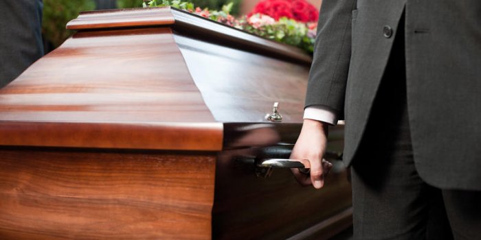 Equateur : une femme de 76 ans retrouvée vivante dans son cercueil