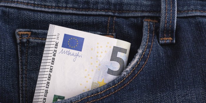 L'astuce du billet de 5 euros : l'astuce simple et efficace pour faire des économies 