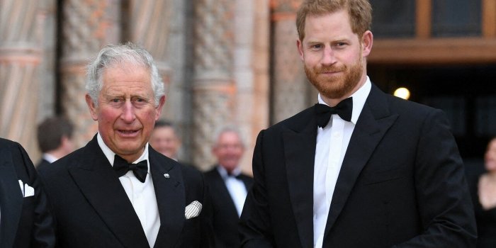 Charles III atteint d'un cancer : va-t-il renouer avec son fils, le prince Harry ? 