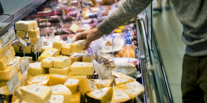 Nouveaux fromages contamin&eacute;s : les supermarch&eacute;s qui les ont commercialis&eacute;s par erreur